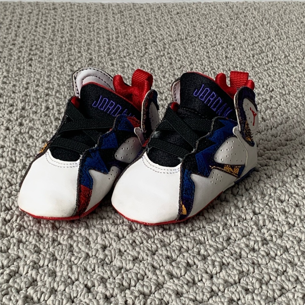 Air Jordan retro crib booties